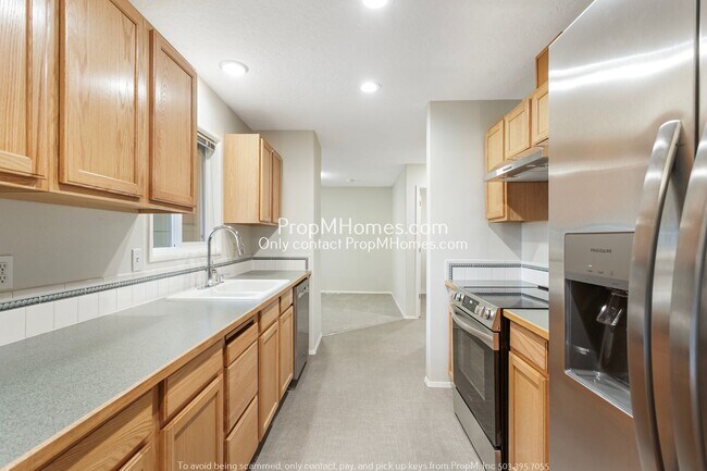 Foto del edificio - Charming Three-Bedroom Haven in the Heart of Cedar Hills!