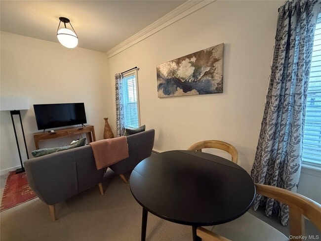 Building Photo - 1106 Main St