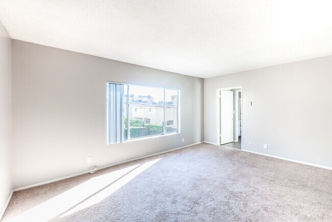 Foto del edificio - 3731 S Canfield Ave