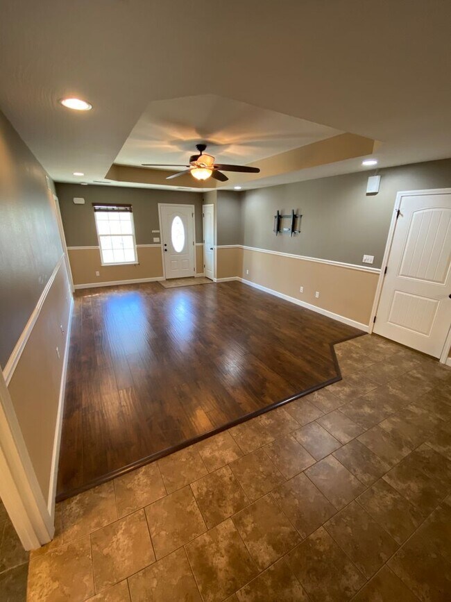 Foto del edificio - ~*~Gorgeous 2 Bedroom 2 Bathroom Duplex~*~