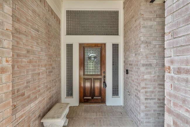 Foto del edificio - 6806 Thistle Hill Way