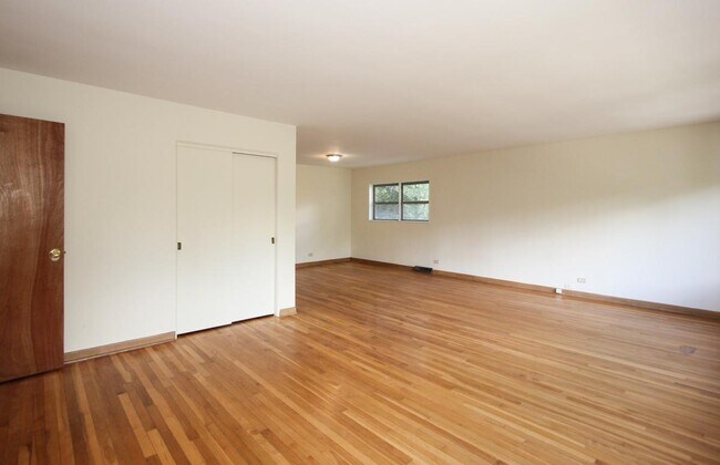 Foto del edificio - 500 Forest Ave