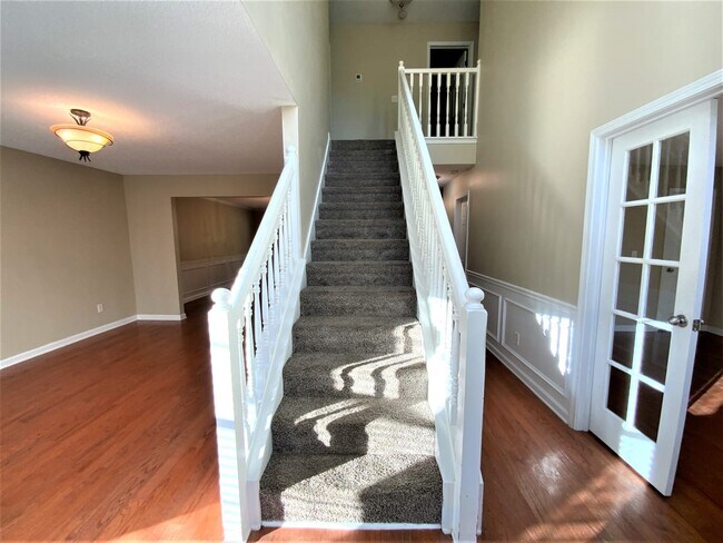 Building Photo - 261 Othello Dr