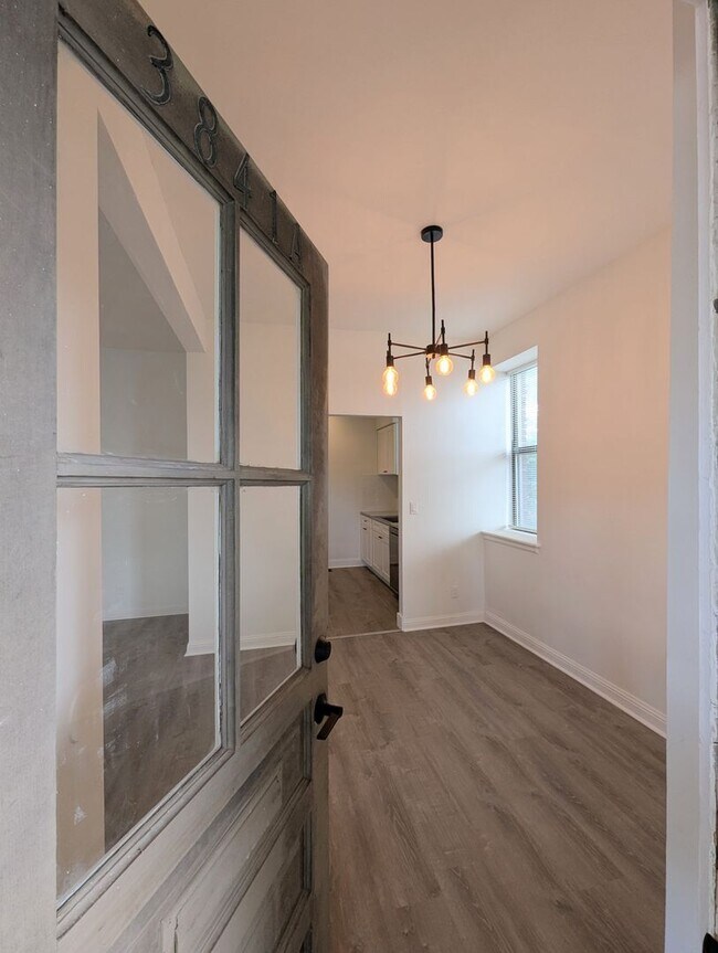 Foto del edificio - 3841-3843 Botanical Ave