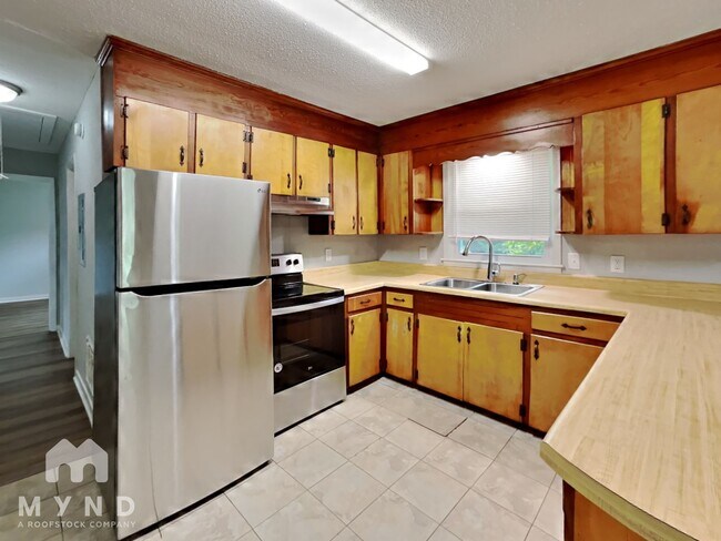 Foto del edificio - 706 Pond St