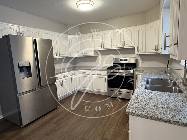 Building Photo - "Charming 3-Bedroom Perrysburg Home with 3 Baths and a Finished Basement!"