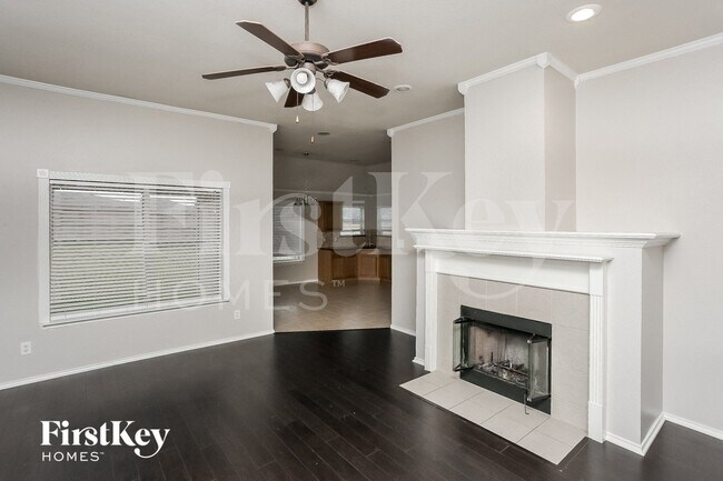 Building Photo - 1049 Castle Top Dr