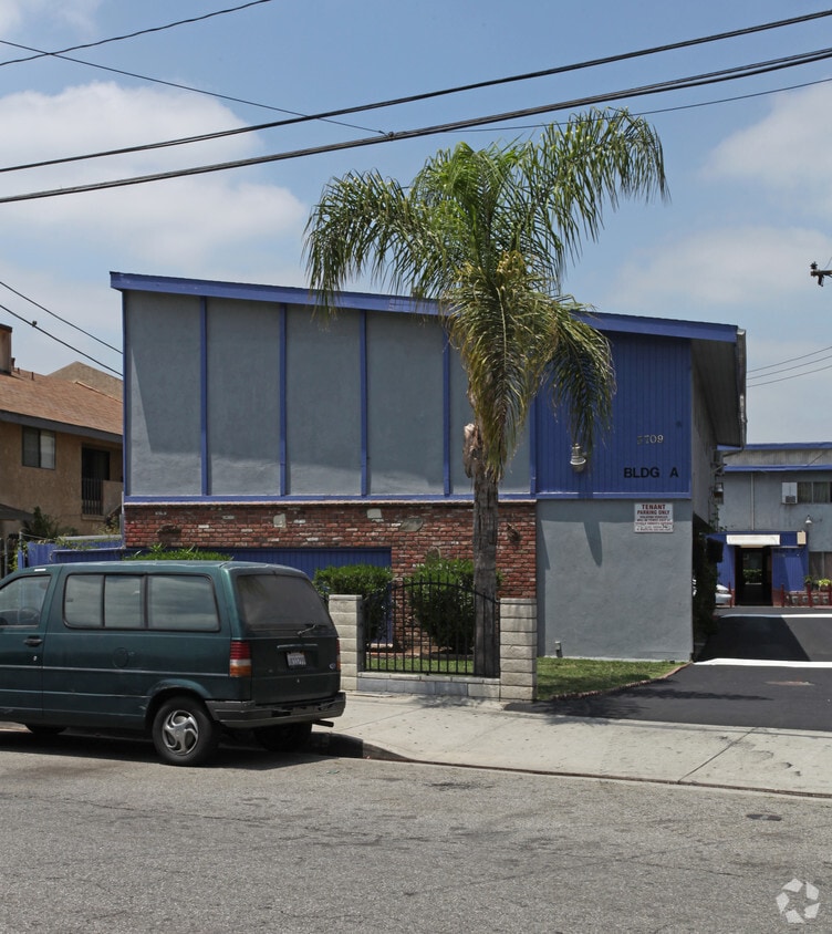 Building Photo - 3709 Gibson Rd
