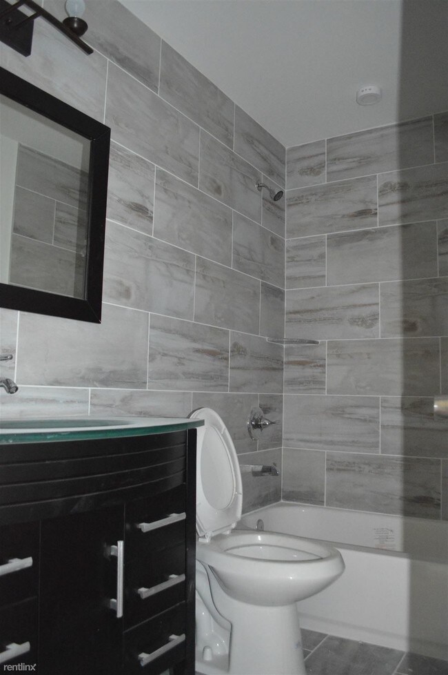 Foto del edificio - 2228 Summer St