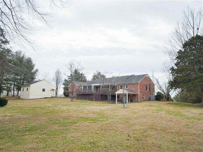 Foto del edificio - 3432 Keswick Rd