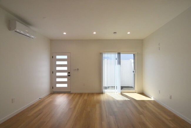 Foto del edificio - 777 N Brand Blvd