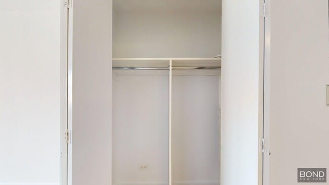 Building Photo - 222 E 39th St