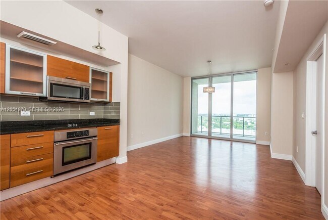 Foto del edificio - 3470 E Coast Ave