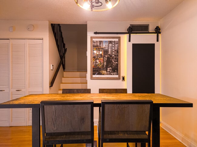 Foto del edificio - 3118 Spanish Wells Dr