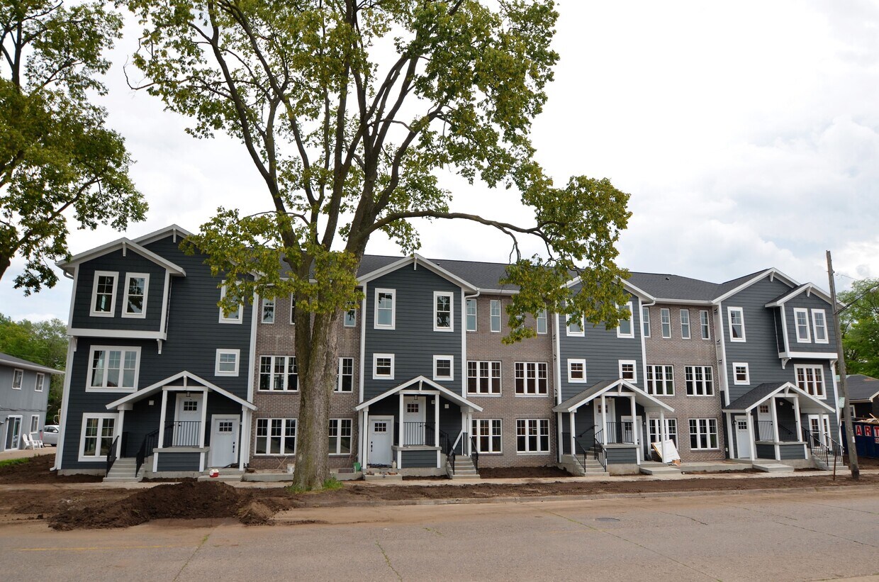 2018 Campbell Rd, La Crosse, WI 54601 Townhome Rentals in La Crosse