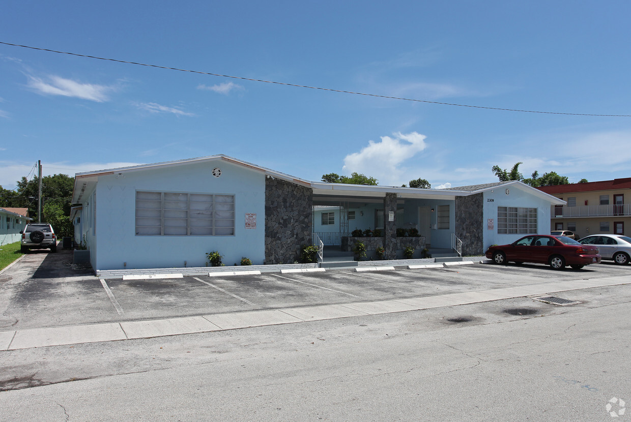 Primary Photo - Madison Apartments