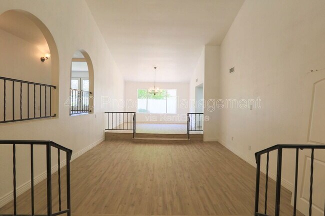 Foto del edificio - 951 E Leeward Ln