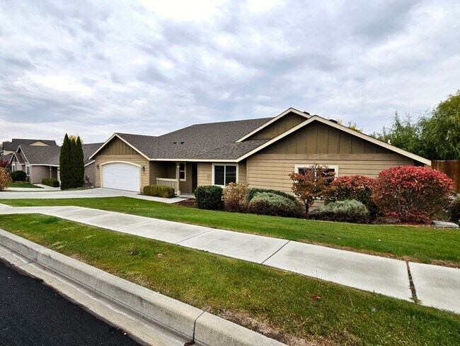 Foto del edificio - *360 TOUR AVAILABLE* Spacious Ranch-Style ...