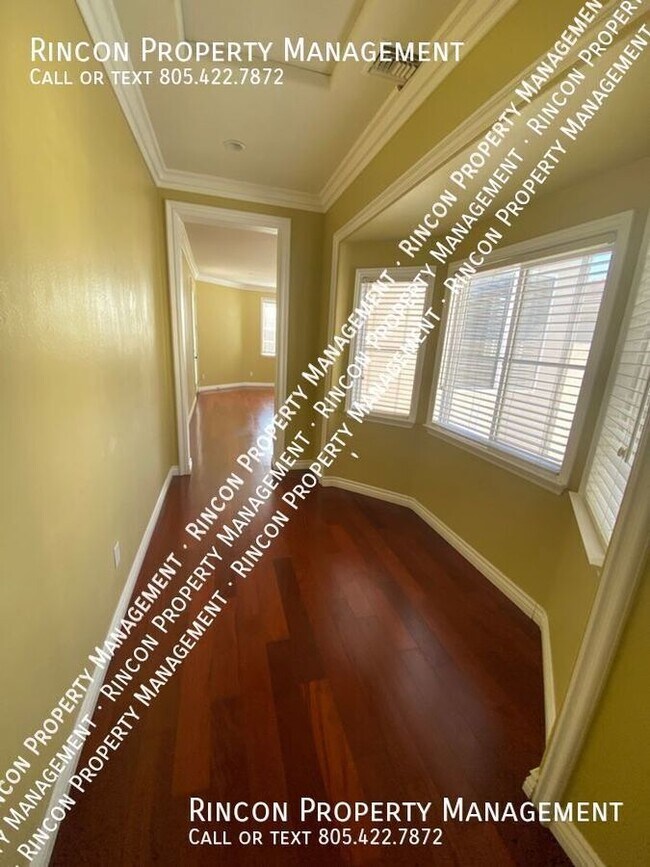 Foto del edificio - Elegant Long Term Large Home Rental - Load...