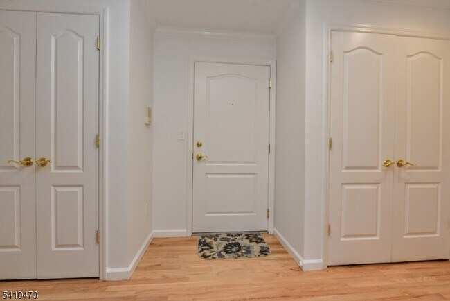 Foto del edificio - 203 Central Pk Pl