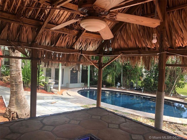 Foto del edificio - 2455 Nassau Ln