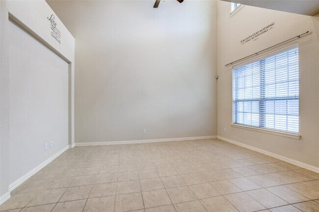 Building Photo - 672 S Greenville Ave