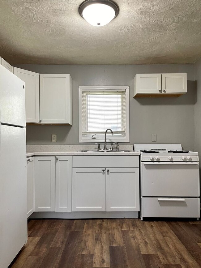 Foto del edificio - Darling 2 Bedroom 1 Bathroom Home in Minne...