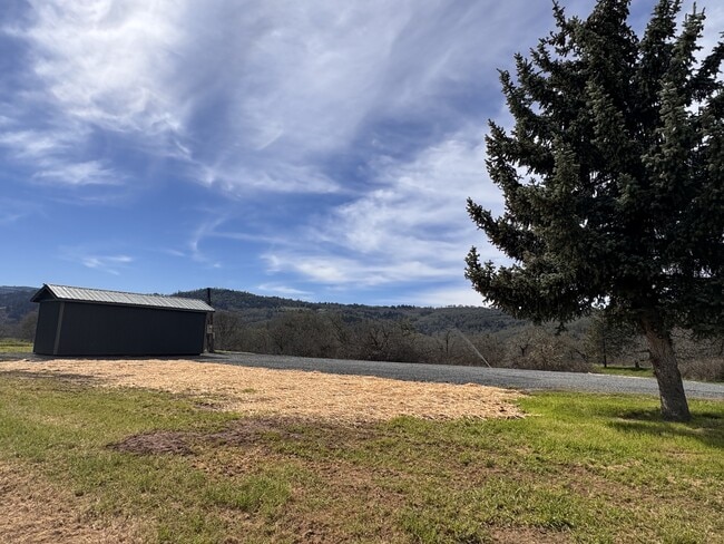 Building Photo - 6452 NE Dole Rd