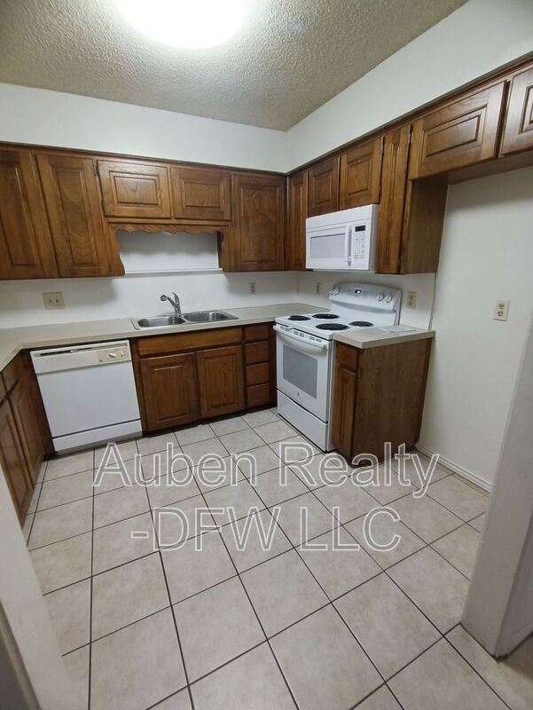 Foto del edificio - 6437 Brookhaven Trail