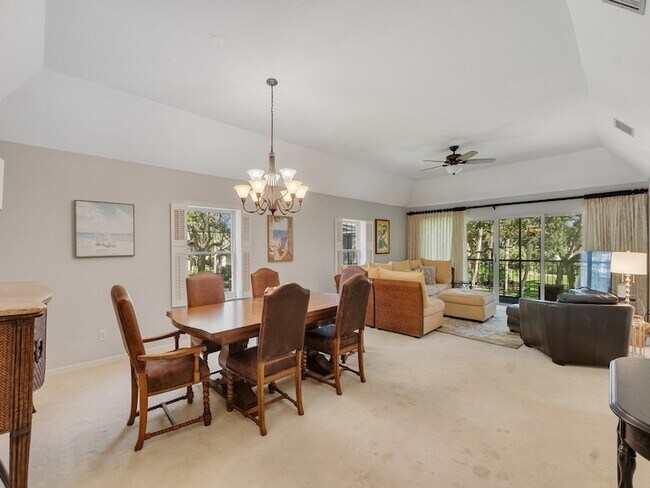 Foto del edificio - 101 Park Shores Cir