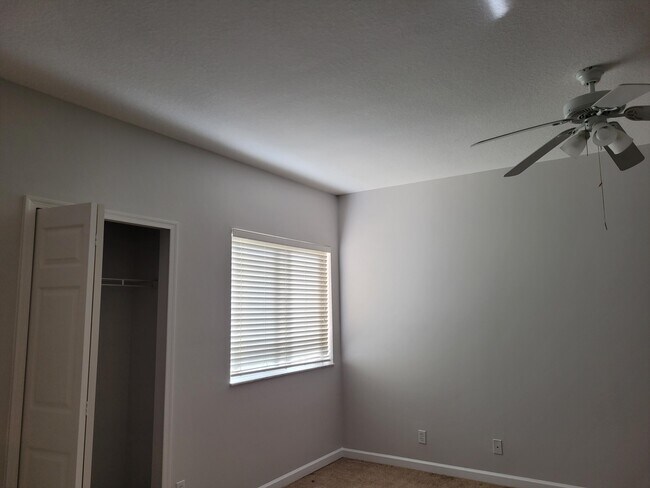Foto del edificio - 8331 Mulligan Cir