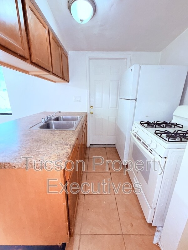 Foto del edificio - 1644 N Beverly Ave