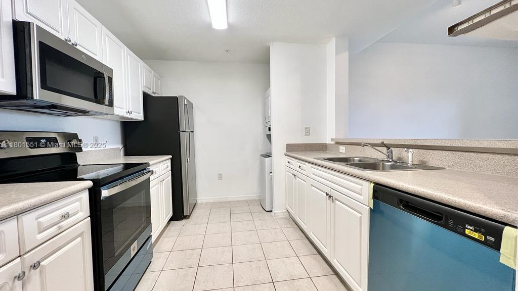 Foto principal - 1203 Town Center Dr