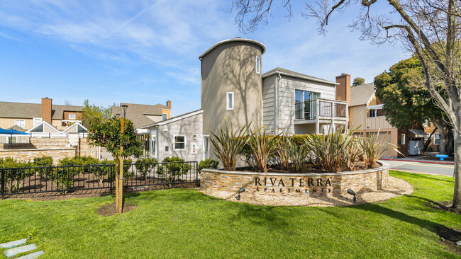 Exterior - Riva Terra Apartments at Redwood Shores