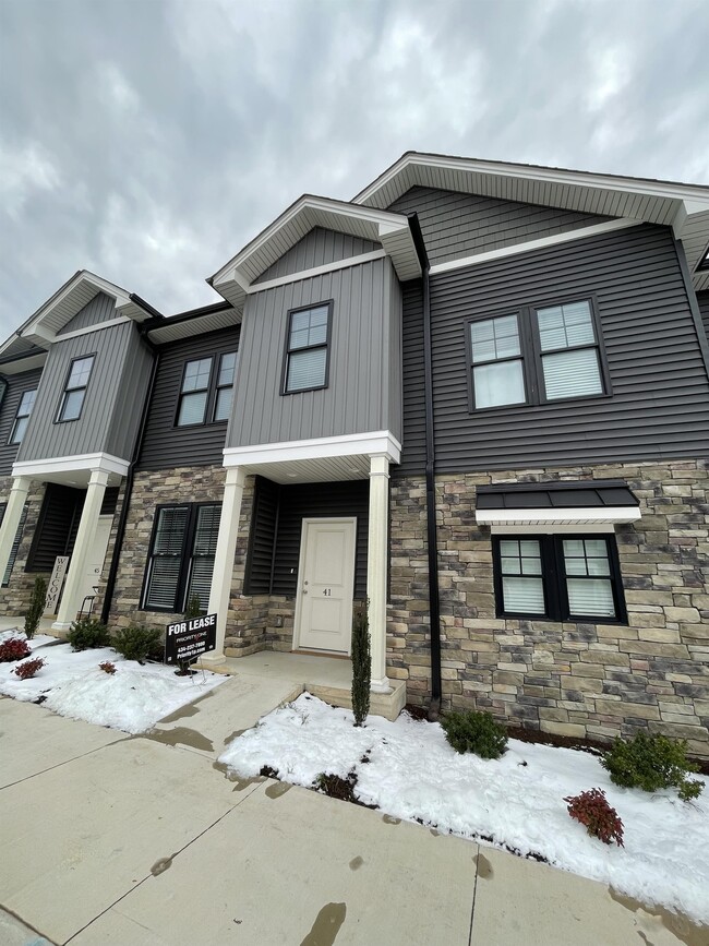 Photo - 41 High St Townhome