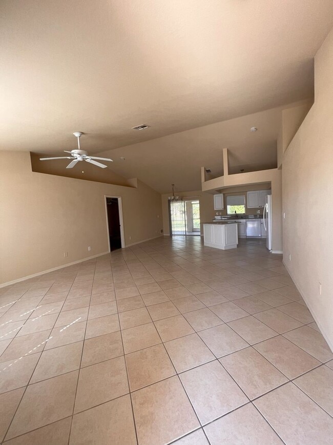 Building Photo - Lovely Home In SW Cape Coral