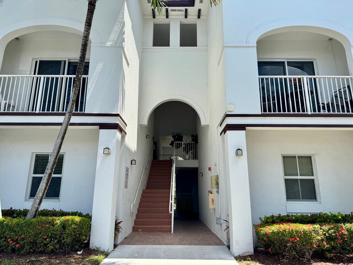 Primary Photo - 8740 NW 97th Ave