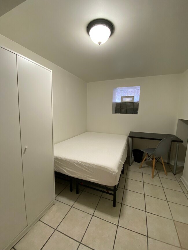 Foto del edificio - 260 W 24th Pl