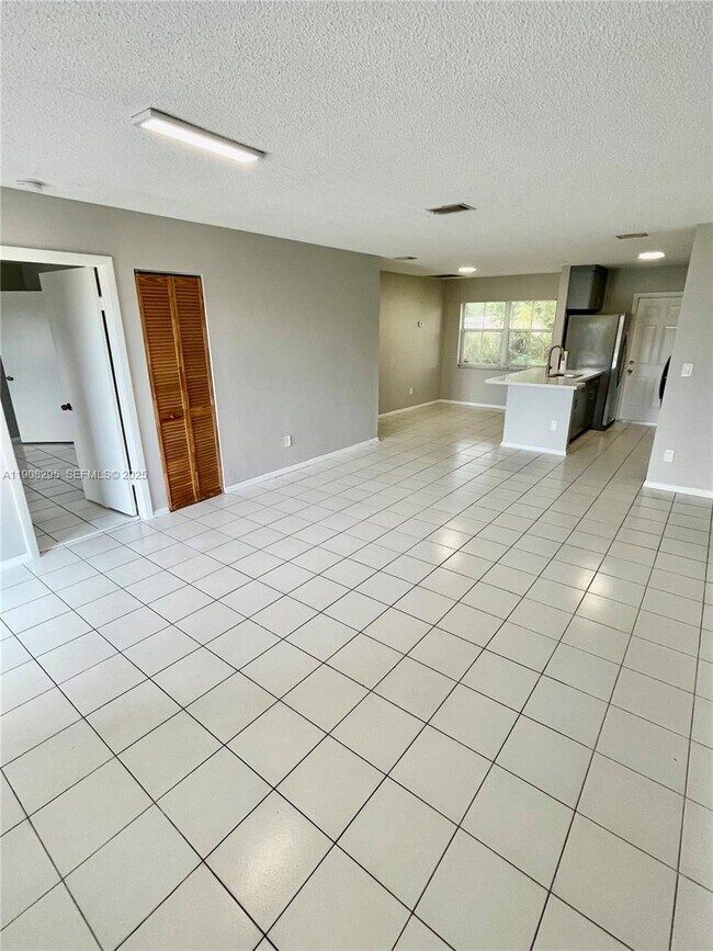 Foto del edificio - 5532 SW 22nd St