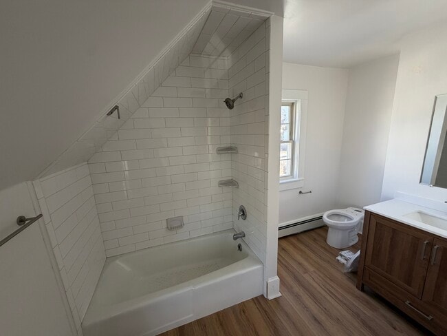 Building Photo - 319 Jewett St