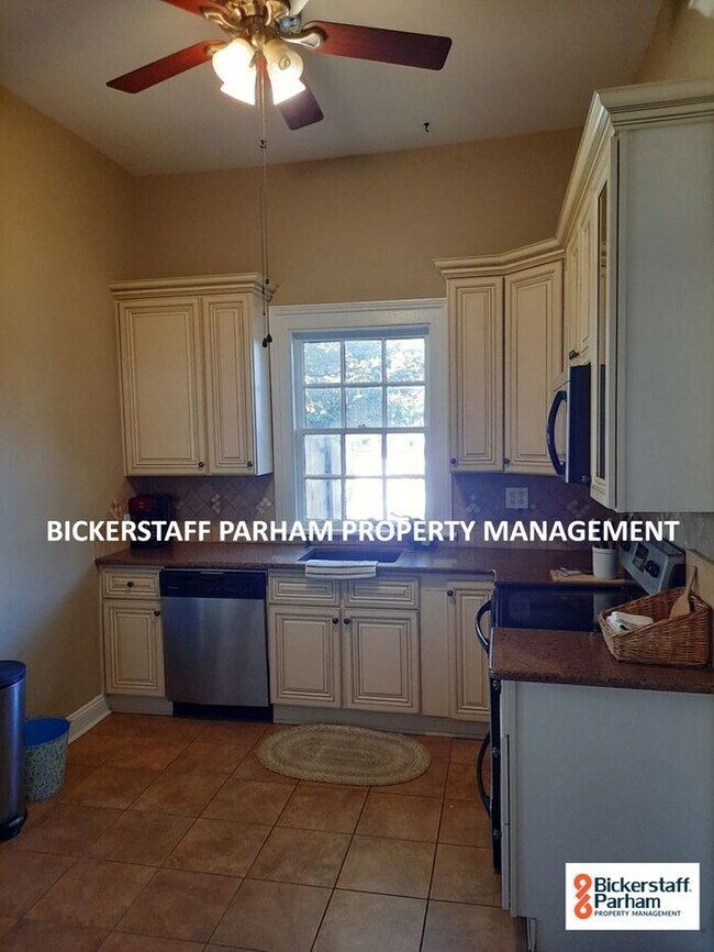 Building Photo - Fully Furnished Home!!! This Is Exactly Wh...