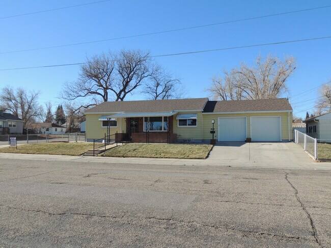 Building Photo - 736 S Huber Dr