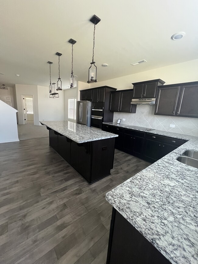 Foto del edificio - 1621 Running Deer Dr