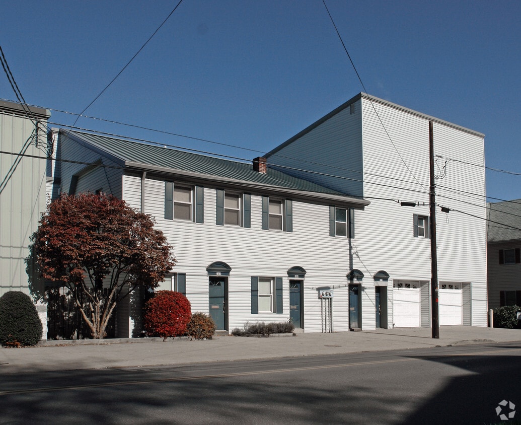16101618 Riverside Dr, Williamsport, PA 17702 Apartments in