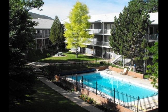 Pool - The Annie Apartments
