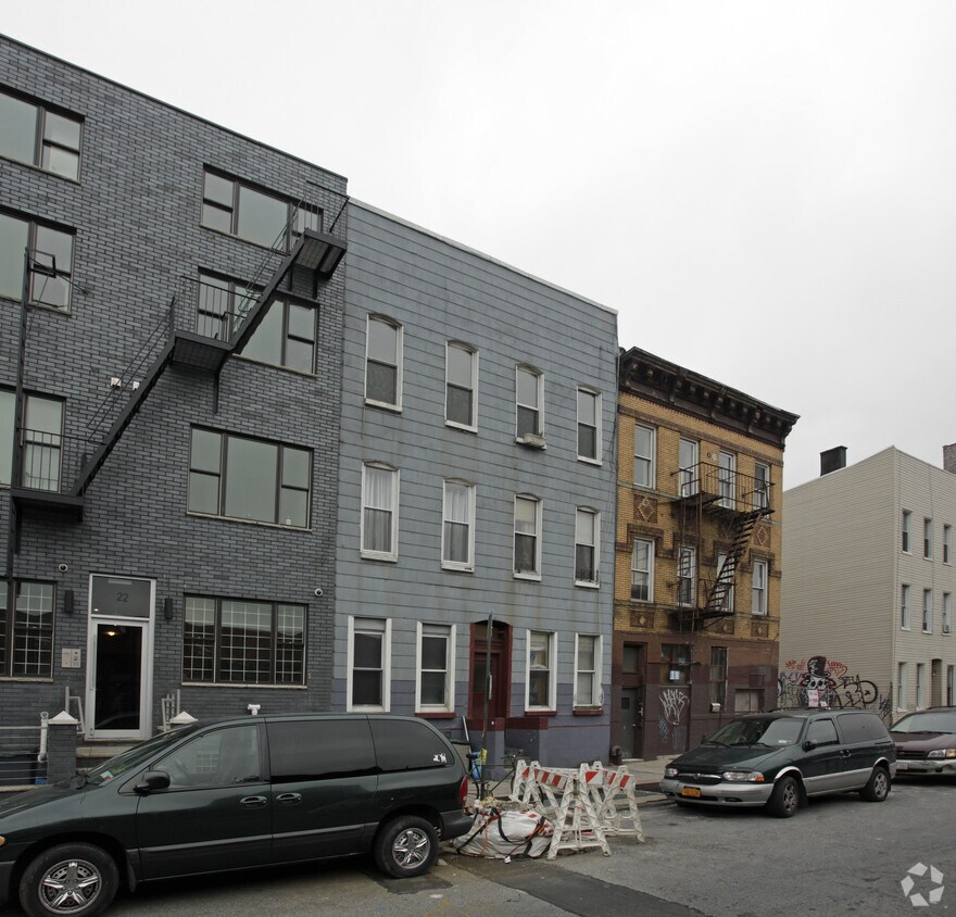 Primary Photo - 20 Harrison Pl