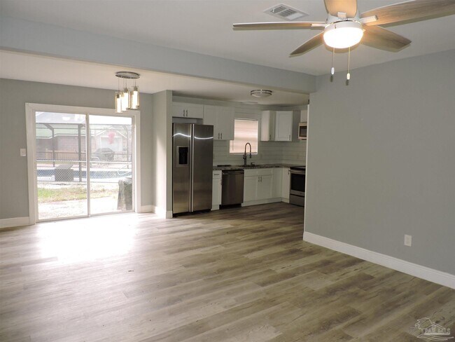 Foto del edificio - 603 N Crow Rd