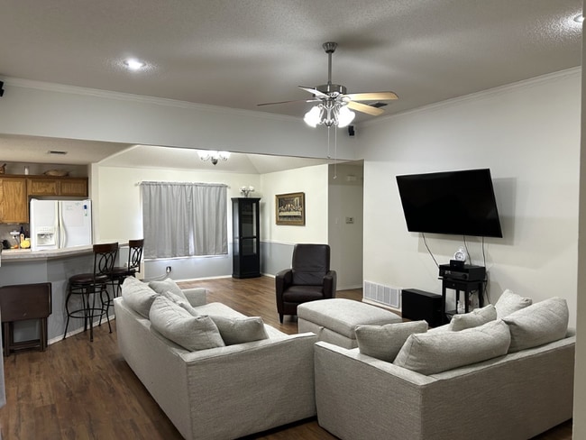 Foto del edificio - 3570 Grandview Dr