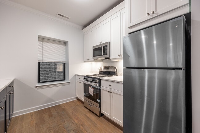 Foto del edificio - 3708 N Sawyer Ave