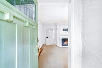 Building Photo - 1268 University Dr NE